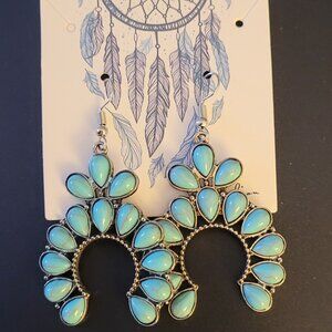 ✨NWT✨Silver and Turquoise Boho Earrings